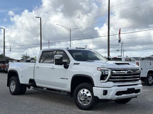 Used 2024 Chevrolet Silverado 3500 LTZ w/ LTZ Convenience Package AWD/4WD image 3