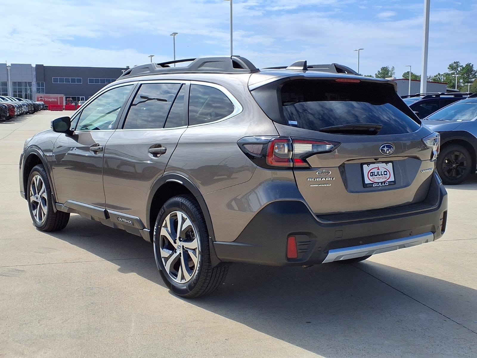 Used 2021 Subaru Outback Limited w/ Popular Package #2 AWD/4WD image 2