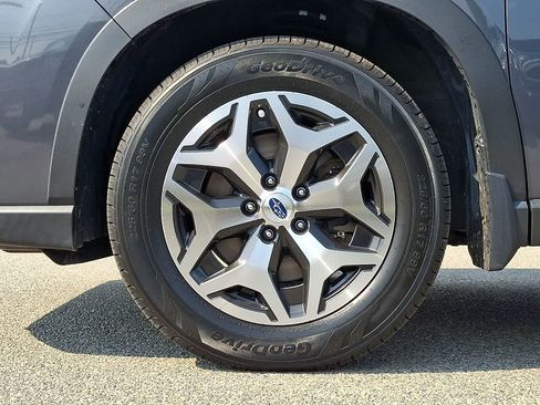 Used 2022 Subaru Forester Premium AWD/4WD image 9