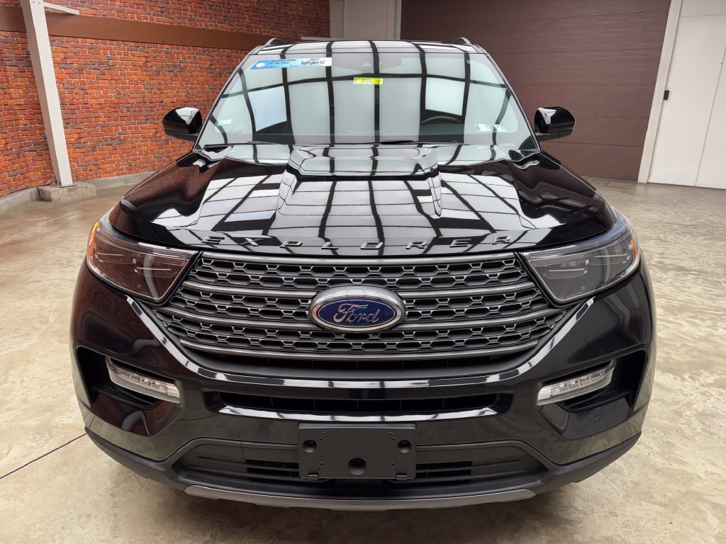 Certified 2022 Ford Explorer XLT w/ Equipment Group 202A AWD/4WD image 9