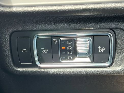 Used 2023 Lincoln Corsair AWD w/ Equipment Group 101A image 16