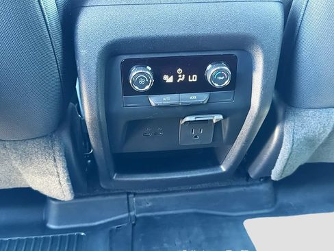 Used 2024 Chevrolet Traverse Z71 w/ LPO, Floor Liner Package AWD/4WD image 28