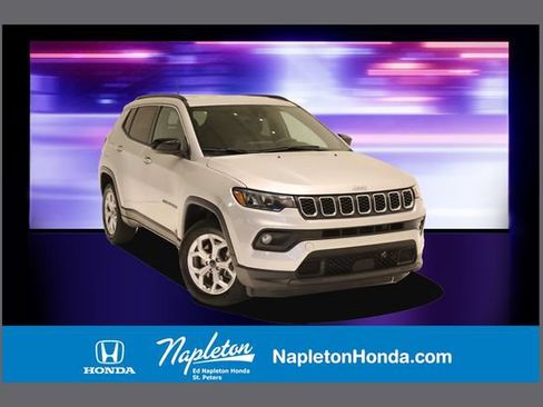 Used 2025 Jeep Compass Latitude AWD/4WD image 1