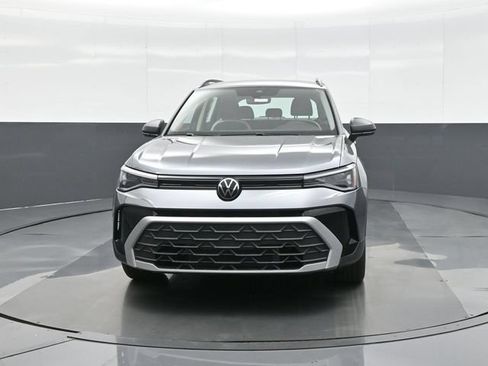 Used 2025 Volkswagen Taos S w/ Taos MDO Package FWD image 2