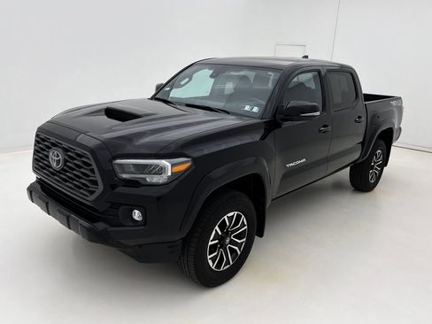 Used 2023 Toyota Tacoma TRD Sport image 4