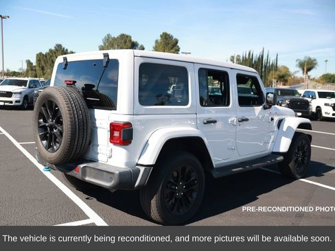 Used 2022 Jeep Wrangler Unlimited Sahara w/ Safety Group image 5