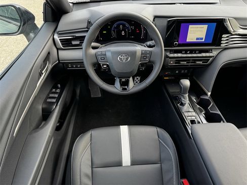 Certified 2026 Toyota Camry SE image 15