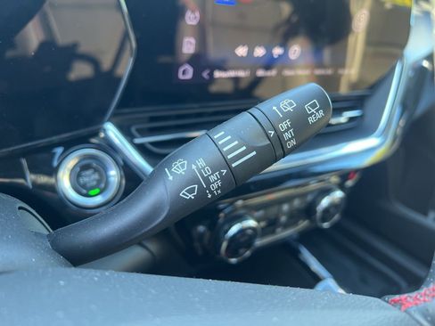 Used 2025 Chevrolet Trax RS w/ Driver Confidence Package image 14