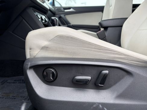 Used 2018 Volkswagen Tiguan SE w/ Panoramic Sunroof Package AWD/4WD image 20