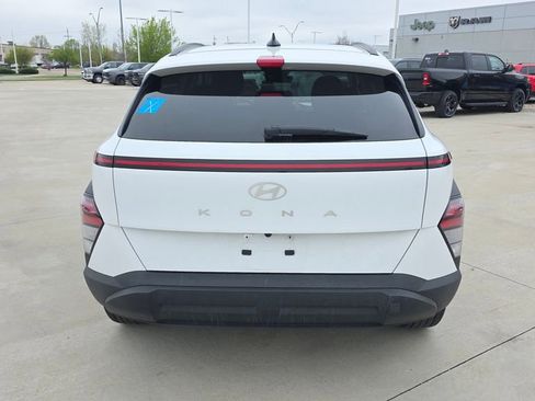 Used 2025 Hyundai Kona SEL image 4