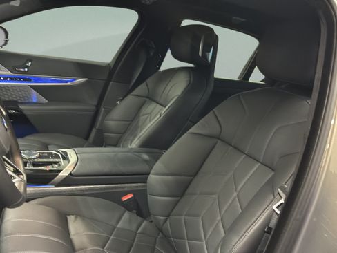 Used 2024 BMW 760i xDrive w/ Executive Package AWD/4WD image 10