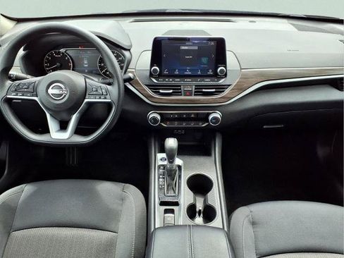 Certified 2025 Nissan Altima 2.5 SV AWD/4WD image 13