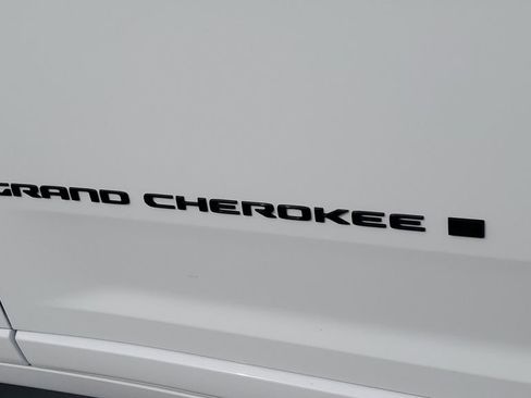 New 2026 Jeep Grand Cherokee L Limited image 8