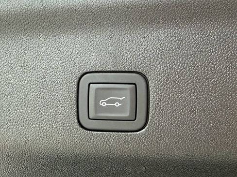Certified 2025 Cadillac Escalade ESV Sport Platinum w/ LPO, ONYX Package AWD/4WD image 14