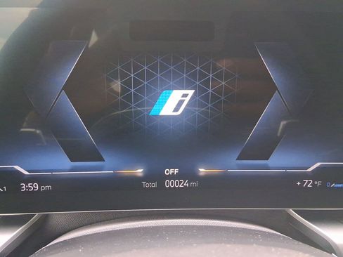 New 2026 BMW 750e xDrive image 19