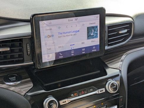 Used 2023 Ford Explorer Limited image 22