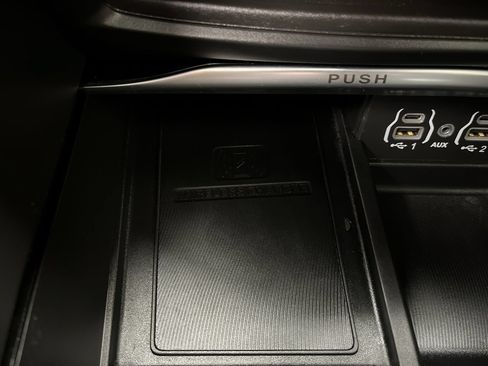 Used 2022 Chrysler Pacifica Limited w/ S Appearance Package FWD image 27