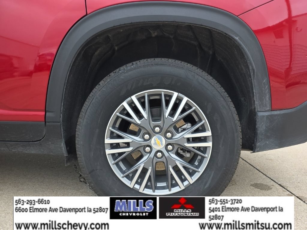 Used 2025 Chevrolet Traverse LT AWD/4WD image 24