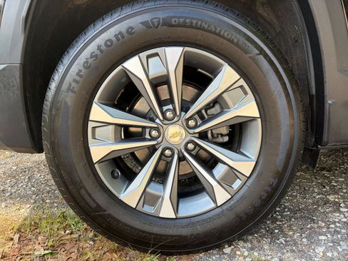 Used 2025 Chevrolet Equinox LT FWD image 30