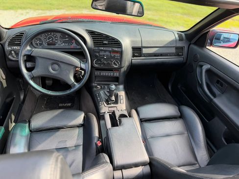 Used 1995 BMW 325i Convertible RWD image 9