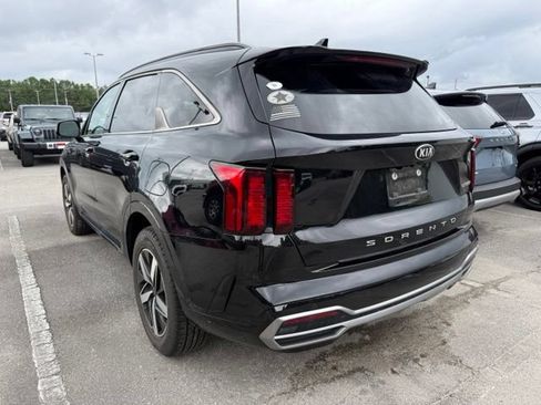 Used 2021 Kia Sorento EX FWD image 4