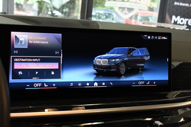 Used 2025 BMW X5 xDrive40i w/ M Sport Package AWD/4WD image 36