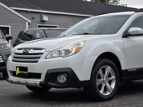 Used 2014 Subaru Outback 2.5i Limited w/ Moonroof Package AWD/4WD image 6