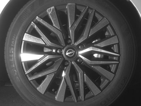 Used 2025 Nissan Altima 2.5 SV image 13