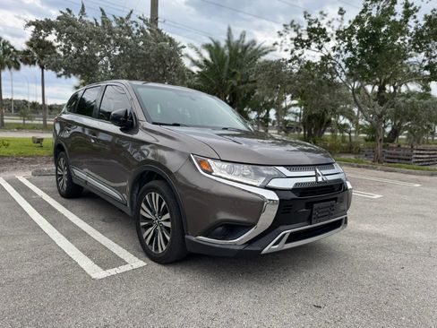 Used 2019 Mitsubishi Outlander LE AWD/4WD image 10