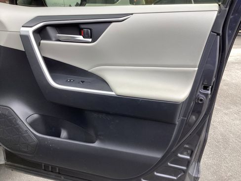 Used 2019 Toyota RAV4 XLE image 22