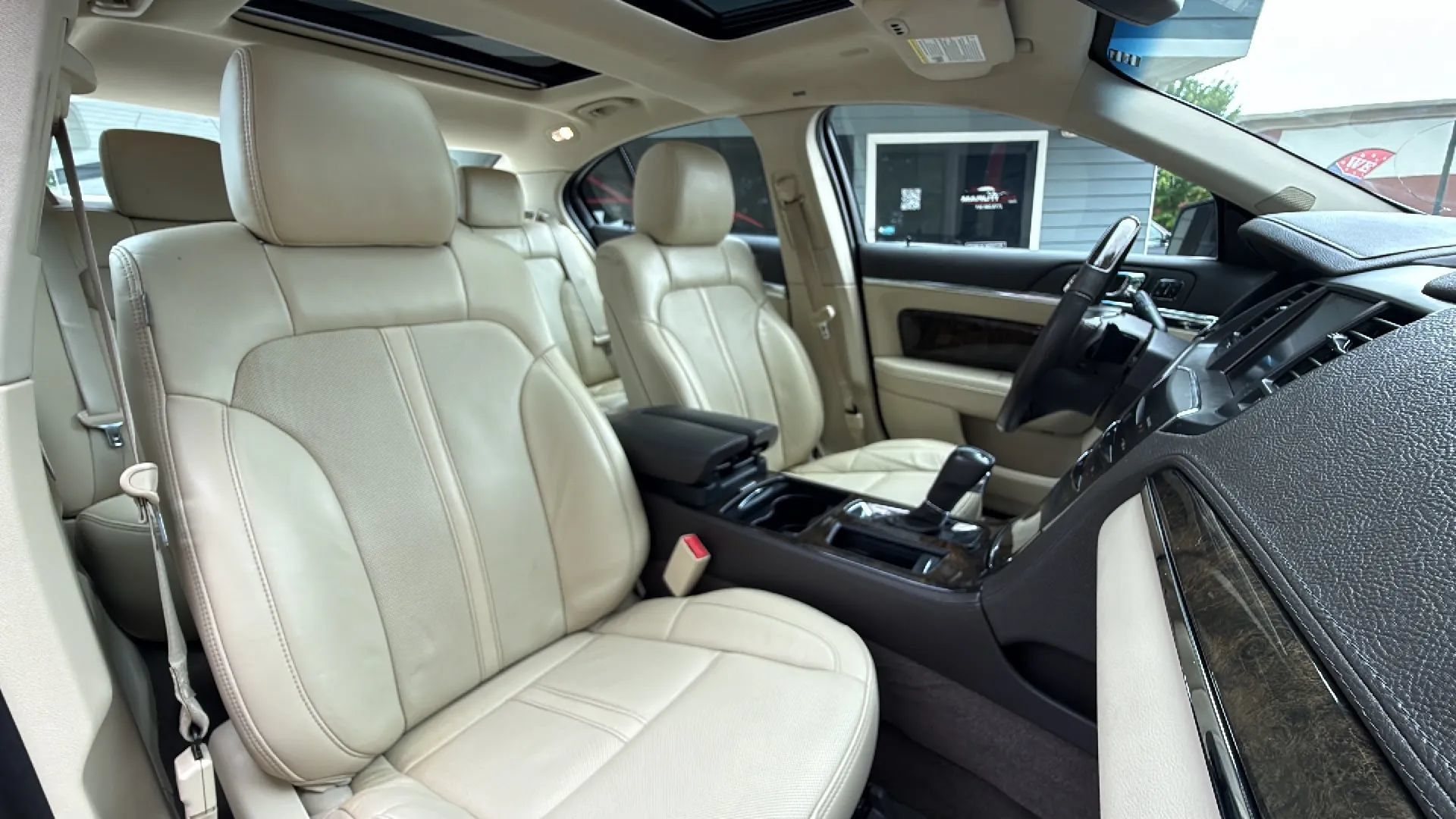 Used 2014 Lincoln MKS AWD w/ Equipment Group 101A image 28