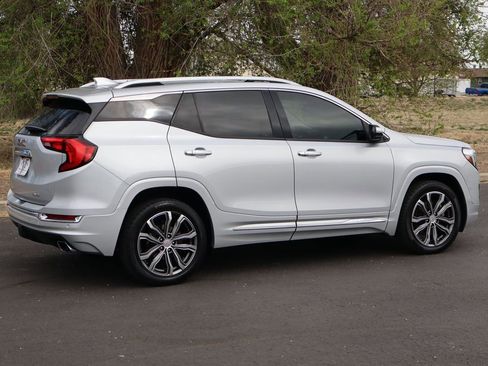 Used 2020 GMC Terrain Denali w/ Denali Premium Package image 4