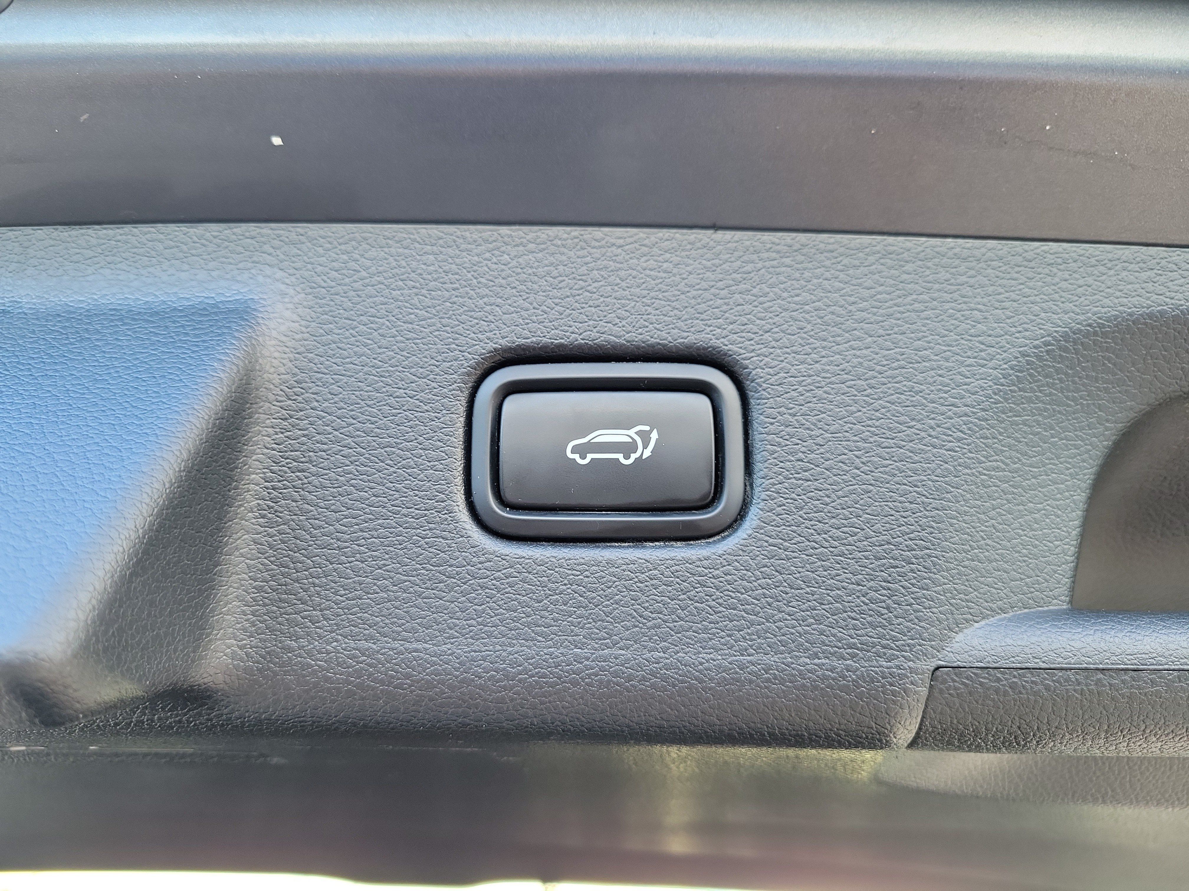 Used 2022 Hyundai Palisade Limited w/ Cargo Package FWD image 15