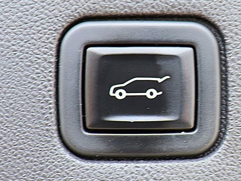 Used 2023 GMC Terrain SLT AWD/4WD image 26