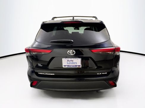 Used 2023 Toyota Highlander XLE image 6