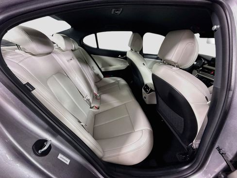 Used 2025 Genesis G70 2.5T RWD image 27