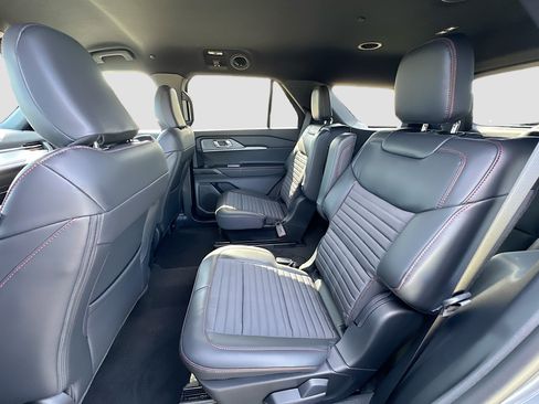 New 2026 Ford Explorer ST-Line w/ ST-Line Street Pack RWD image 17
