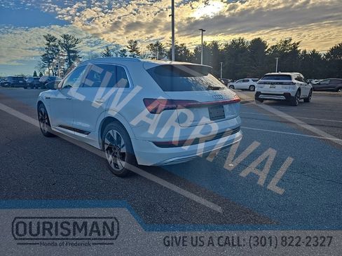 Used 2022 Audi e-tron Premium w/ Towing Package image 6