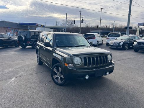 Used 2016 Jeep Patriot 4WD image 1