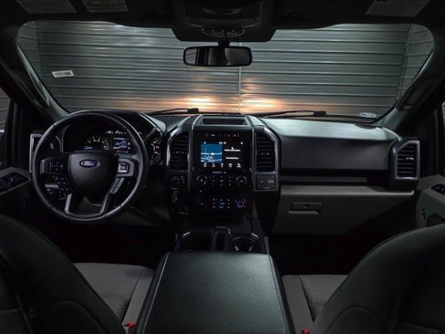 Used 2018 Ford F150 XLT w/ Equipment Group 302A Luxury image 14