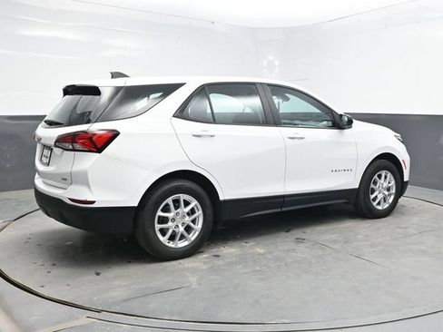 Used 2022 Chevrolet Equinox LS AWD/4WD image 7
