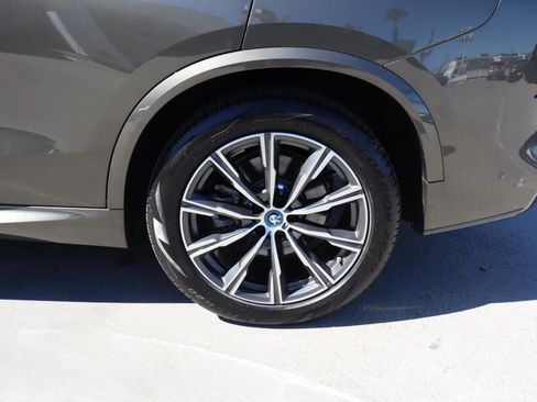 Certified 2023 BMW X5 xDrive45e w/ Executive Package image 8
