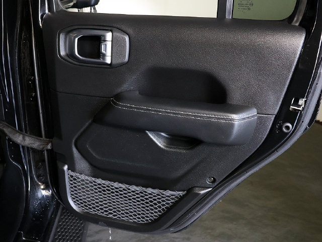 Used 2023 Jeep Wrangler Unlimited Sahara w/ Cold Weather Group AWD/4WD image 33