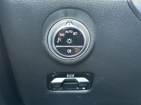 Certified 2025 Mercedes-Benz C 300 4MATIC Sedan image 31