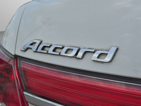 Used 2011 Honda Accord EX-L image 29