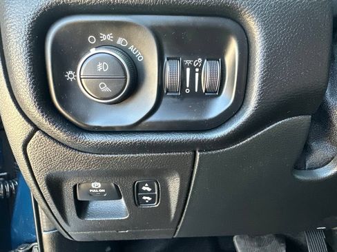 Used 2020 RAM 1500 Laramie AWD/4WD image 13