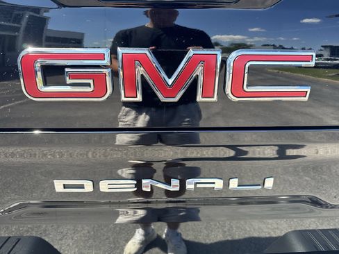 Used 2023 GMC Sierra 1500 Denali AWD/4WD image 32