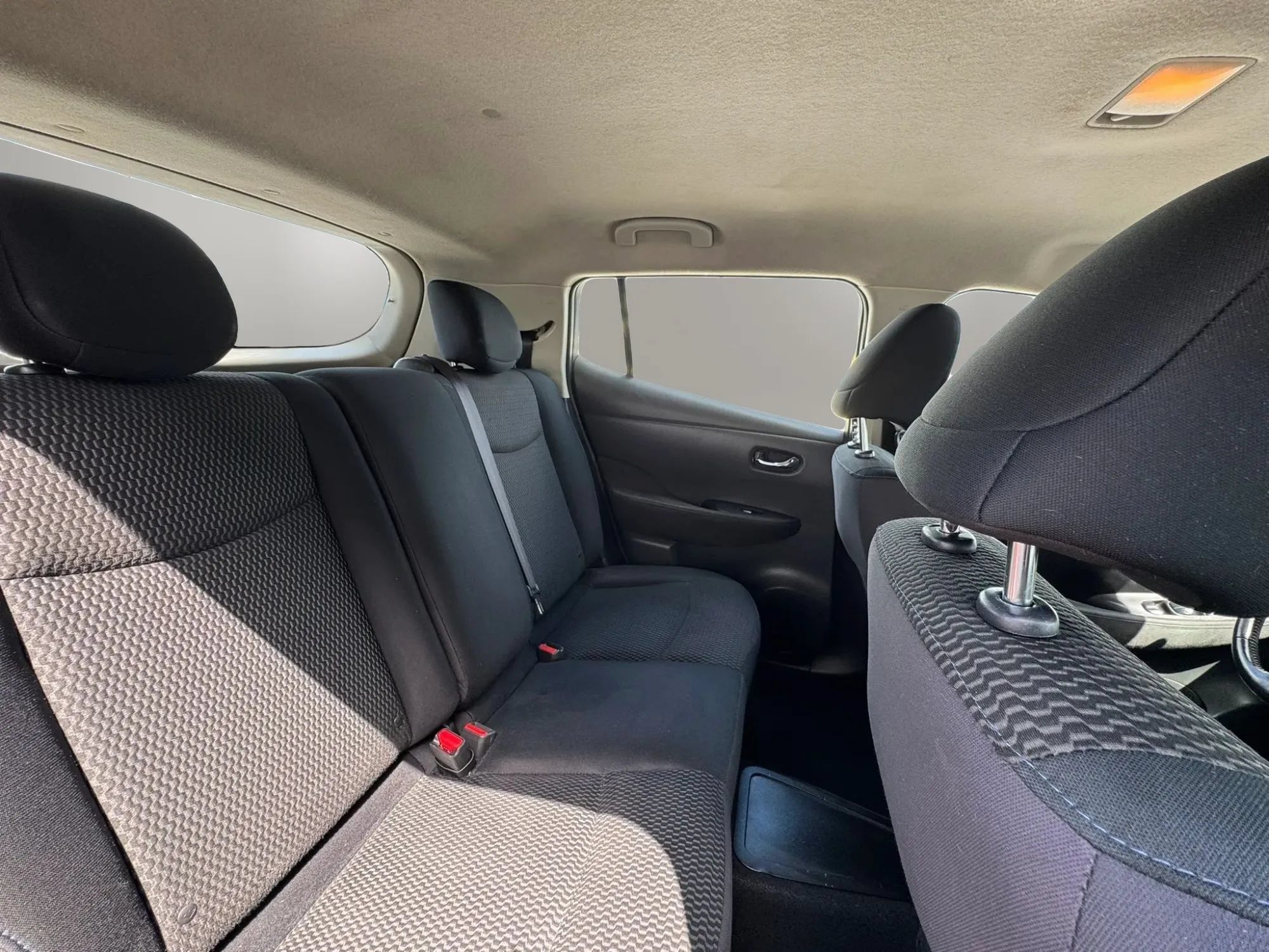Used 2015 Nissan Leaf S w/ Charge Package FWD image 11