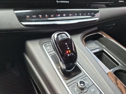 Used 2023 Cadillac Escalade Premium Luxury Platinum AWD/4WD image 25