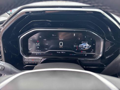 Used 2025 GMC Sierra 1500 Elevation image 16